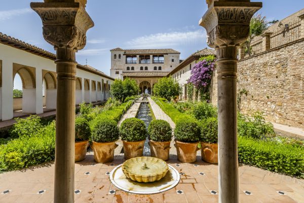 Courtyard Construction Service in Upland